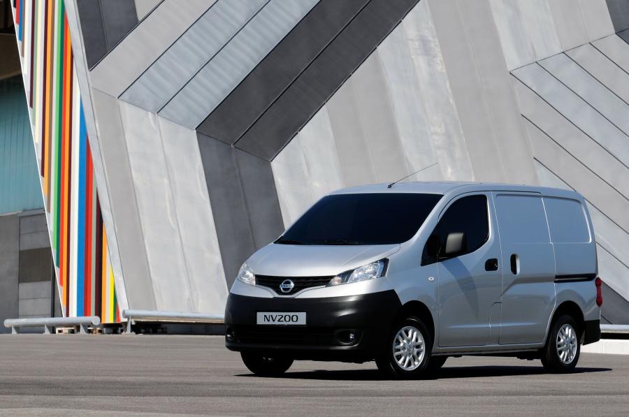  Nissan NV200 2009 года  (фото 33 из 108)